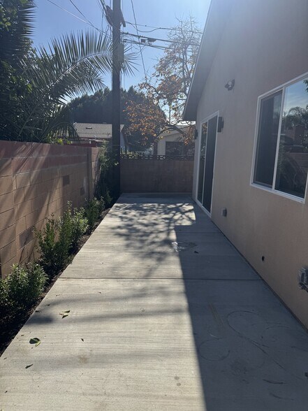 Building Photo - 15920 Eccles St