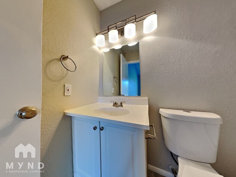 Building Photo - 7801 N 44th Dr