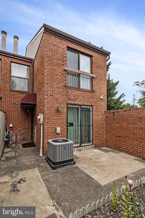 Building Photo - 2435 18th St NE