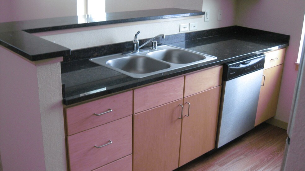 Meadow Ridge 1821 Meadow Ln Pewaukee WI 53072 Apartment Finder