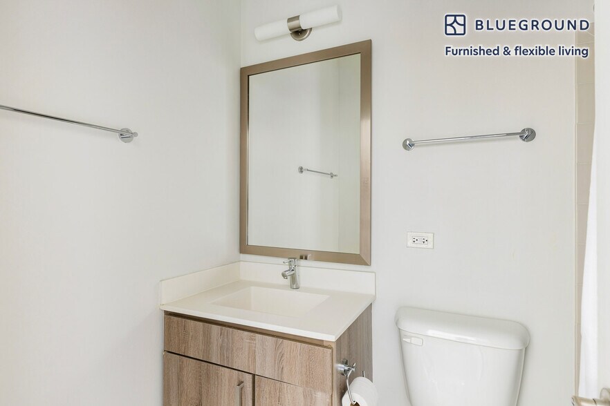 Building Photo - 901 S Ashland Ave