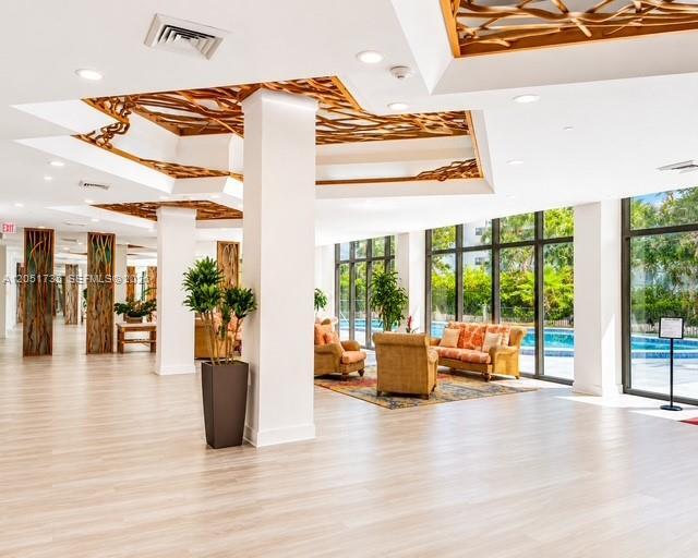 Building Photo - 1450 Brickell Bay Dr