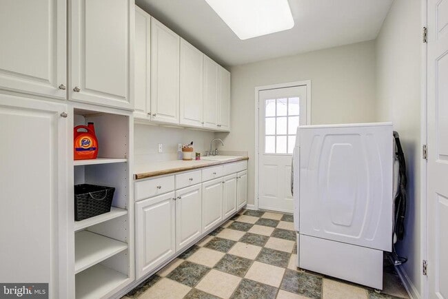 Building Photo - 710 Parrish Farm Ln