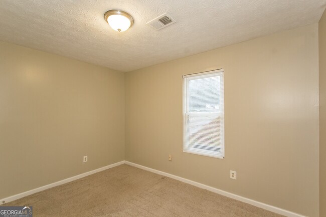 Building Photo - 5217 Scarbrough Ln