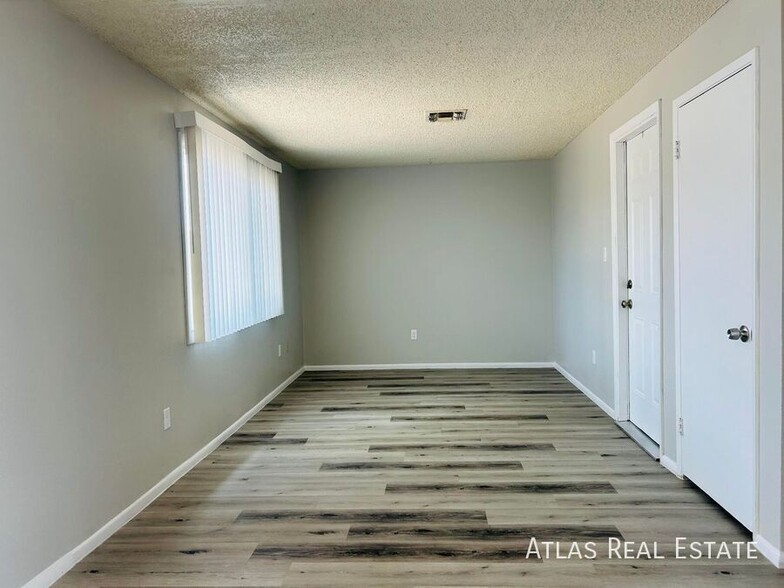 Building Photo - 3849 E Ludlow Dr