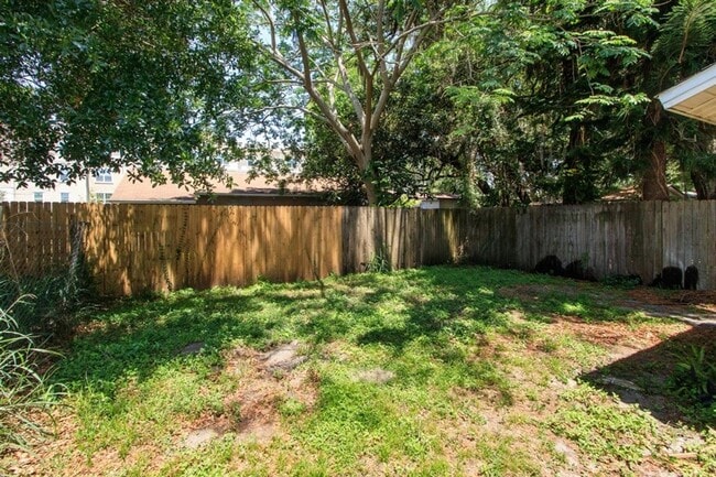 Building Photo - 1/2 Duplex, Historic Longwood area