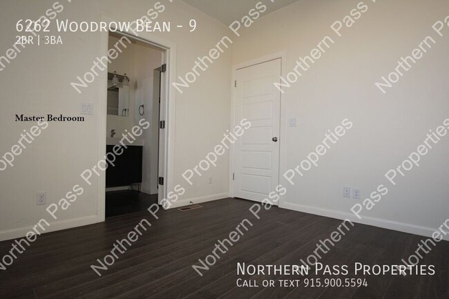 Building Photo - Nice 2 Bedroom Townhome for Immediate Move...