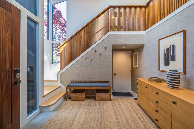 Building Photo - 209 San Rafael Ave