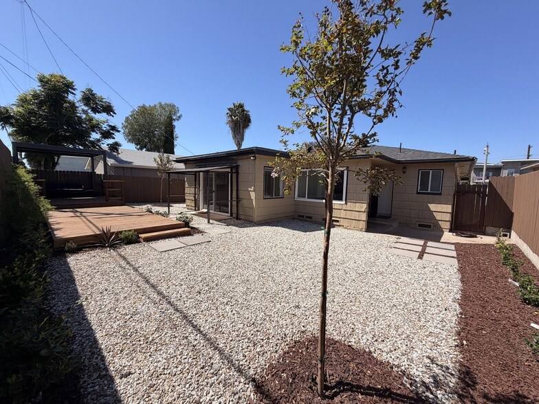 Building Photo - 6133 Dorothy Dr