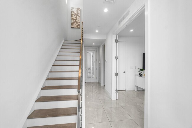 Building Photo - 4053 NW 17th Way