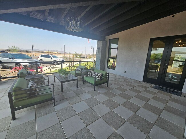Building Photo - Beautiful new build w mountain views