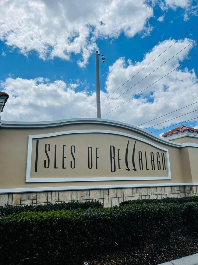 Building Photo - Brand new 4 bed 2 1/2 bath house in gated ...