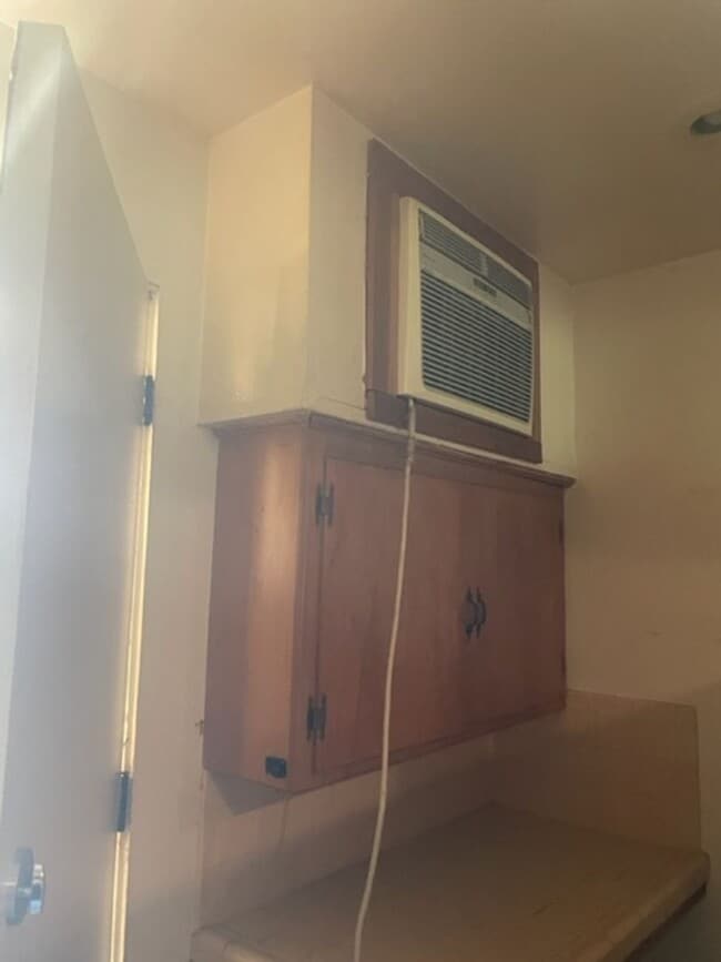 Building Photo - 2 BEDROOM 2 BATH (55+COMMUNITY)