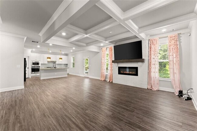 Building Photo - 4656 Silver Oak Dr SW
