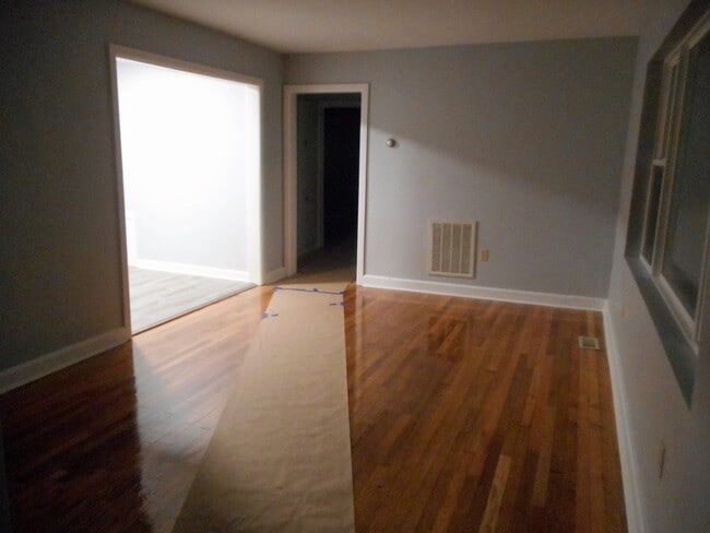 Building Photo - 820 Oakdale Rd