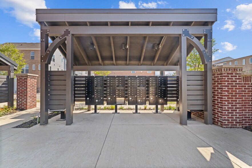 Building Photo - 210 Gress Rd
