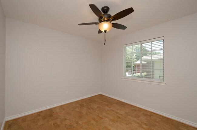 Building Photo - Updated 4 Bedroom 2 Bath home for Lease in...