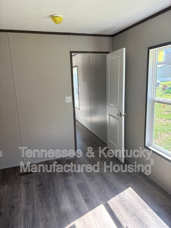 Building Photo - 324 Hillsdale Estates Ln