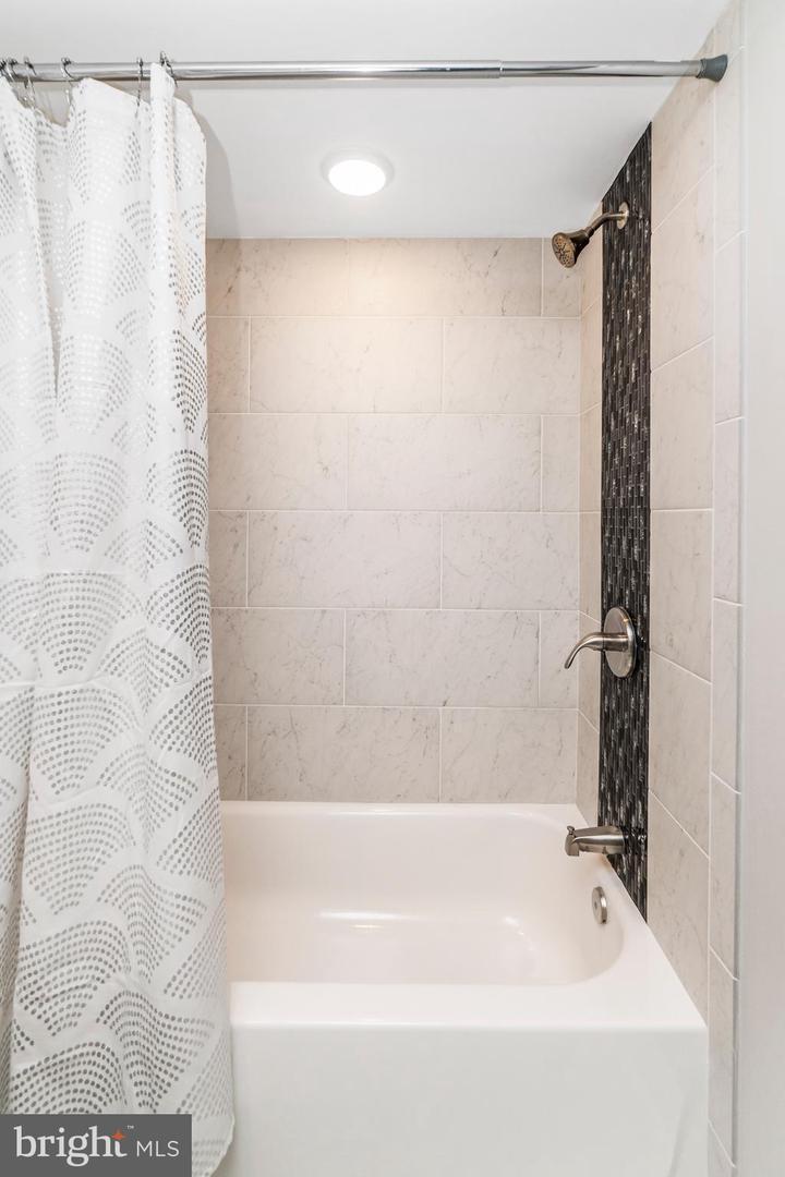 Building Photo - 1530 Covington St