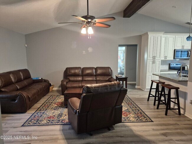 Building Photo - 1688 Northglen Cir