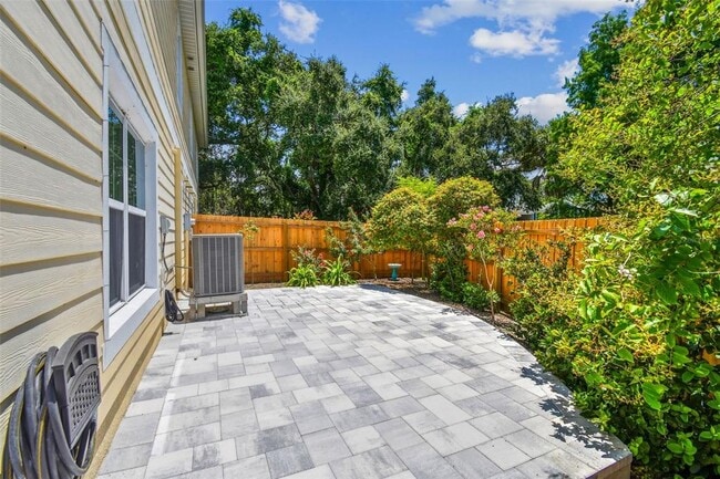 Building Photo - 587 Shady Grove Dr