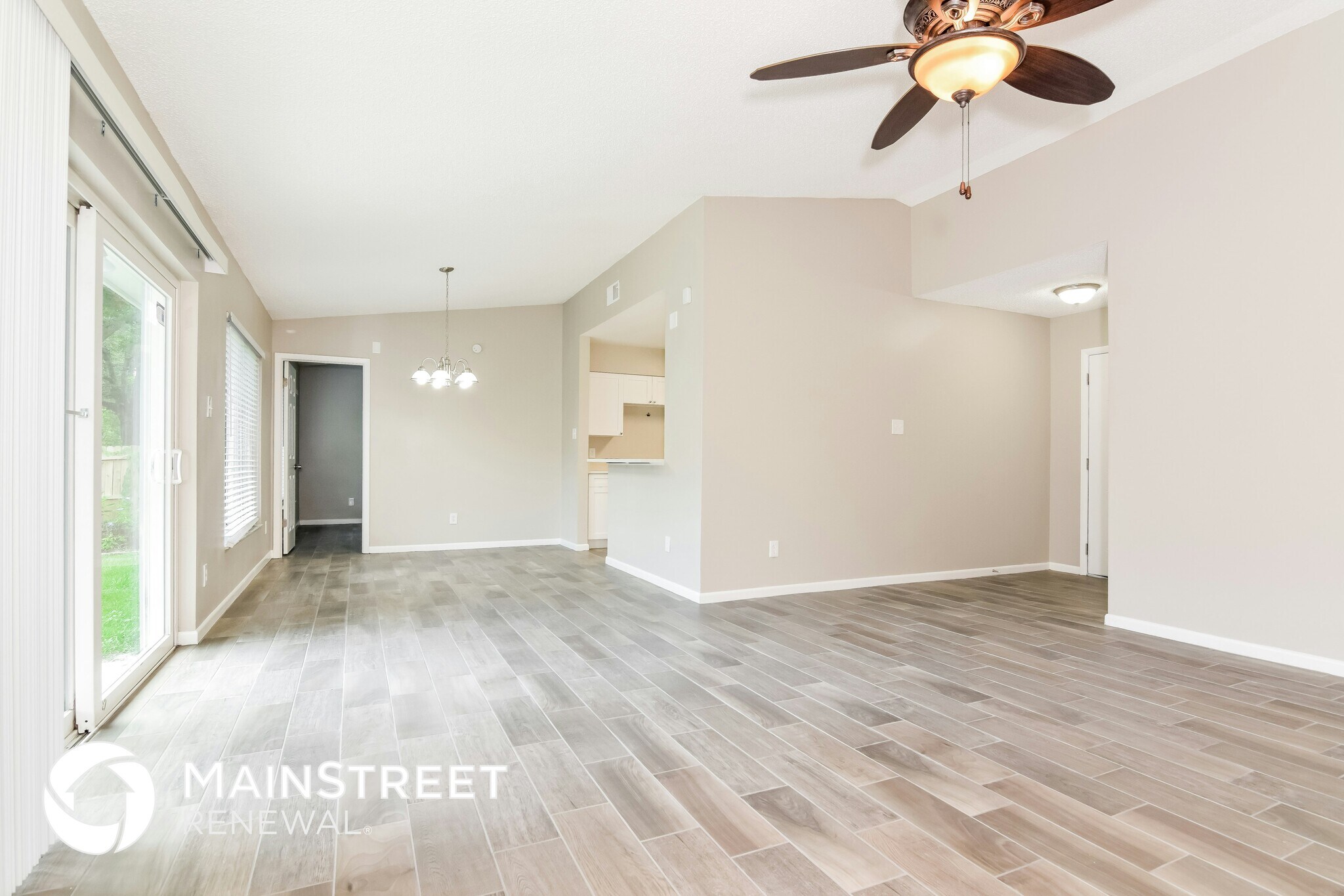 Building Photo - 17606 Shadyside Cir