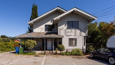 Building Photo - 196 Browns Valley Rd