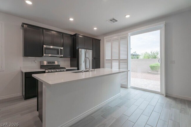 Building Photo - 8243 Vino Merlot Ave