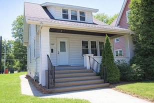 Building Photo - 1608 W Fredonia Ave