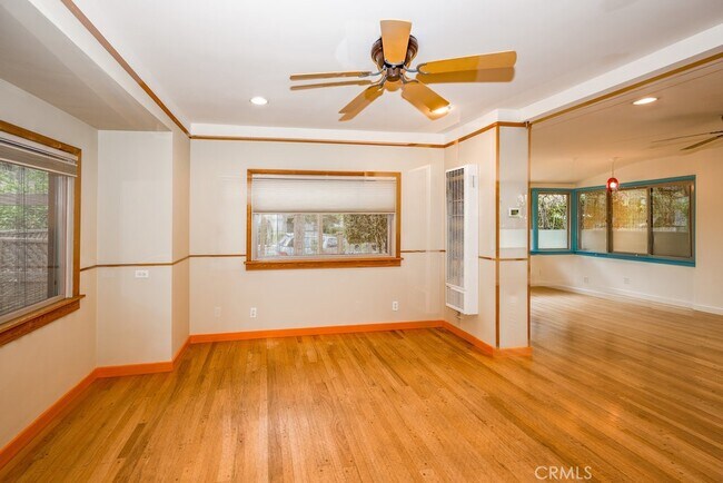 Building Photo - 1243 Yosemite Dr