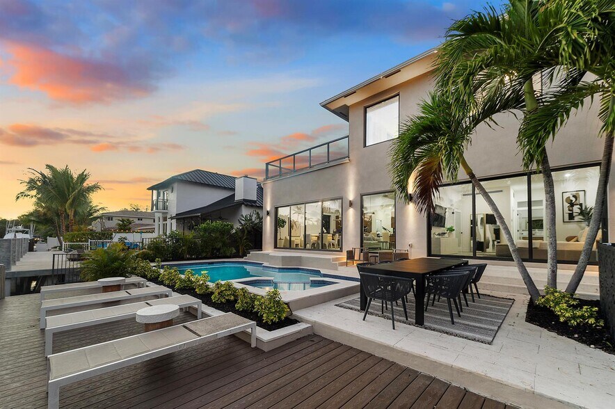 Building Photo - 1308 Avocado Is