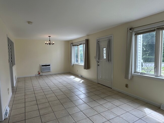 Building Photo - 1216 New Britain Ave