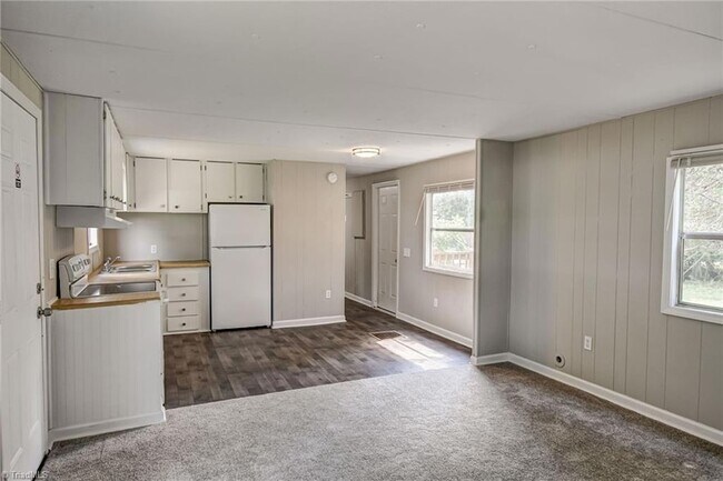 Building Photo - 5947 Julian Airport Rd