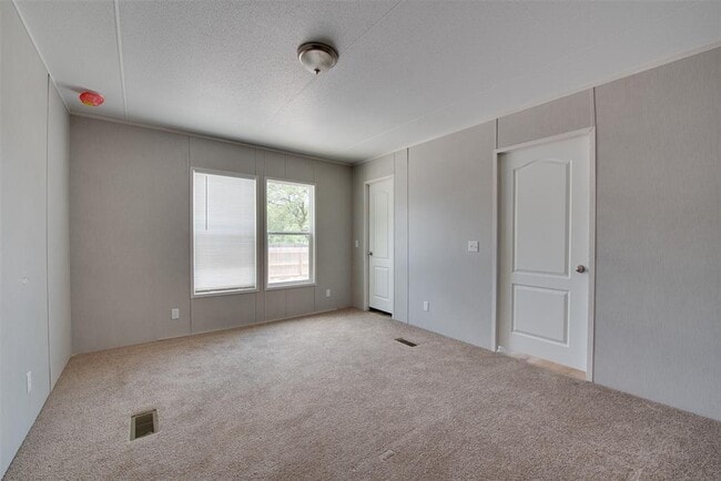 Building Photo - 315 Broadmore Dr