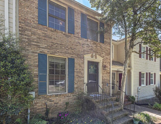 Building Photo - 1629 Ashwood Ln