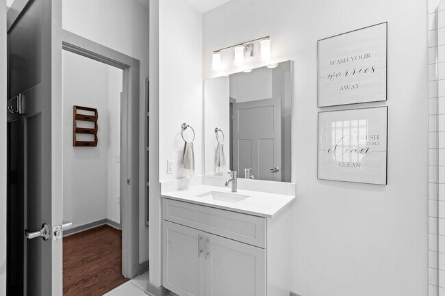 Building Photo - 1638 54th Ave N