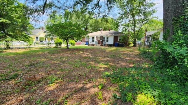Building Photo - Furnished Rental