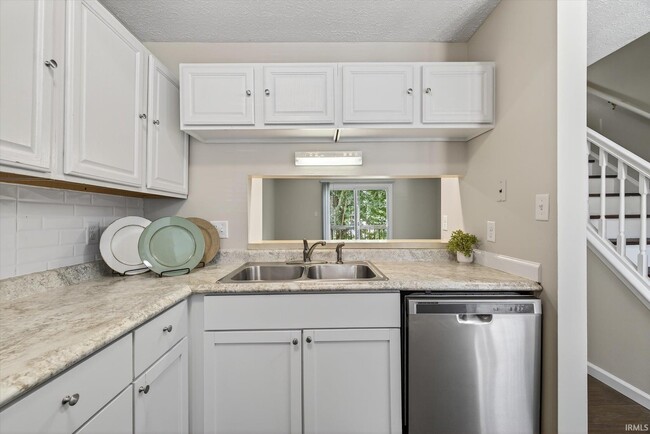 Building Photo - 2360 S Henderson St