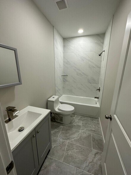 BATHROOM - 3319 N 17th St