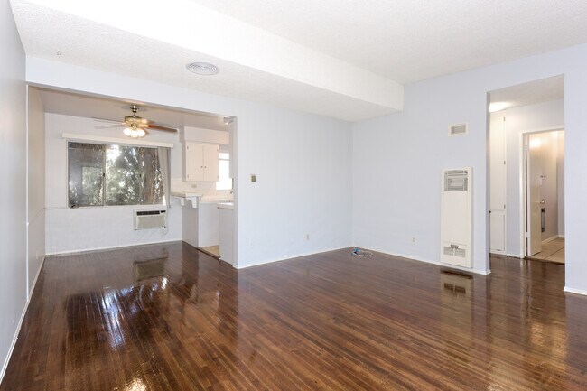 Building Photo - 4052 Chevy Chase Dr