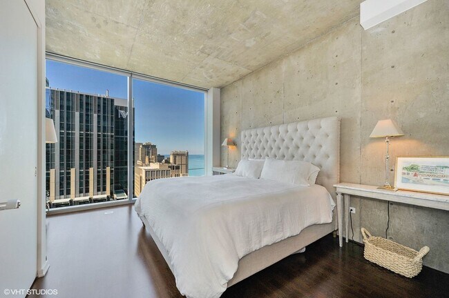 Building Photo - 600 N Fairbanks Ct