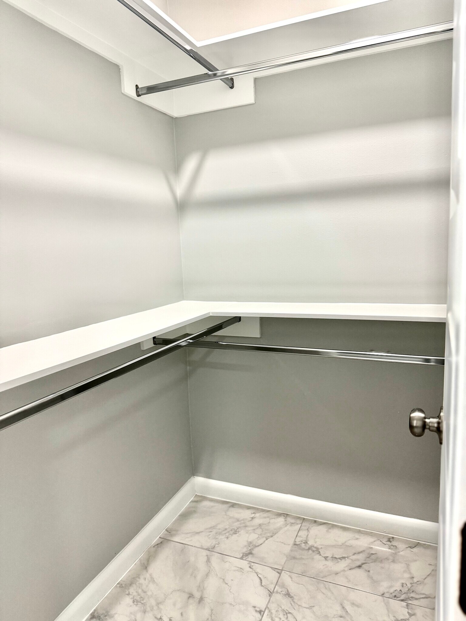 Building Photo - 2108 E Viviana St