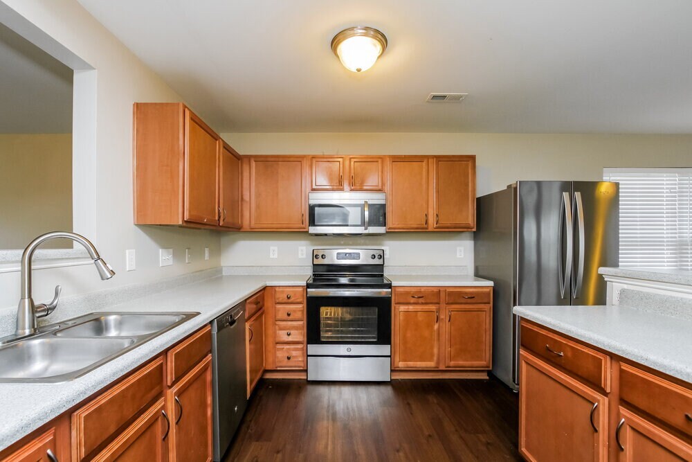 Building Photo - 2405 Richard Rozzelle Dr