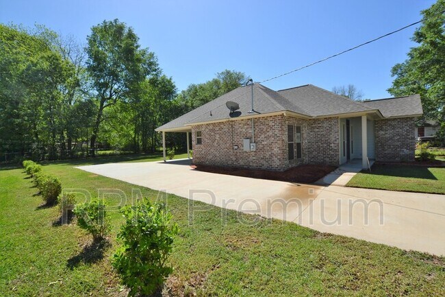 Building Photo - 4836 Rollins Rd
