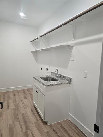 Building Photo - 2505 Oakwood Terrace