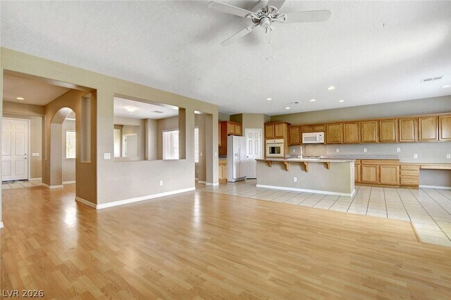 Building Photo - 8216 Imperial Lakes St