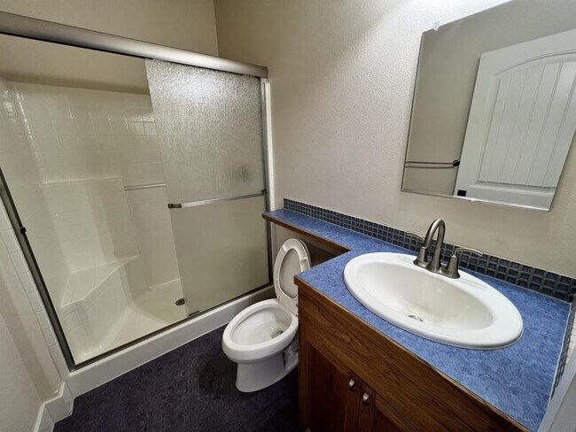 Building Photo - 2360 NW 19th St