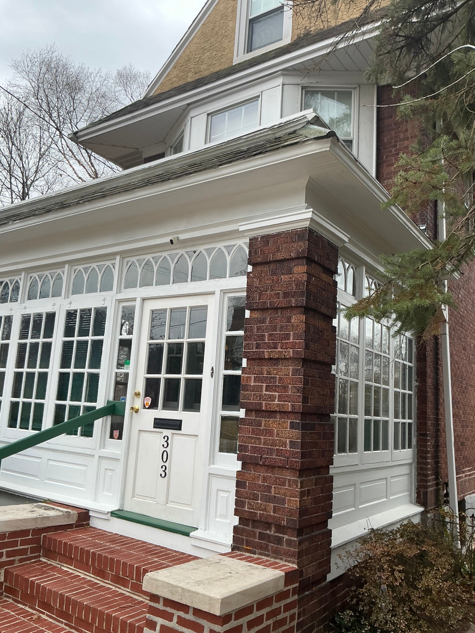 Building Photo - 303 E 19th St