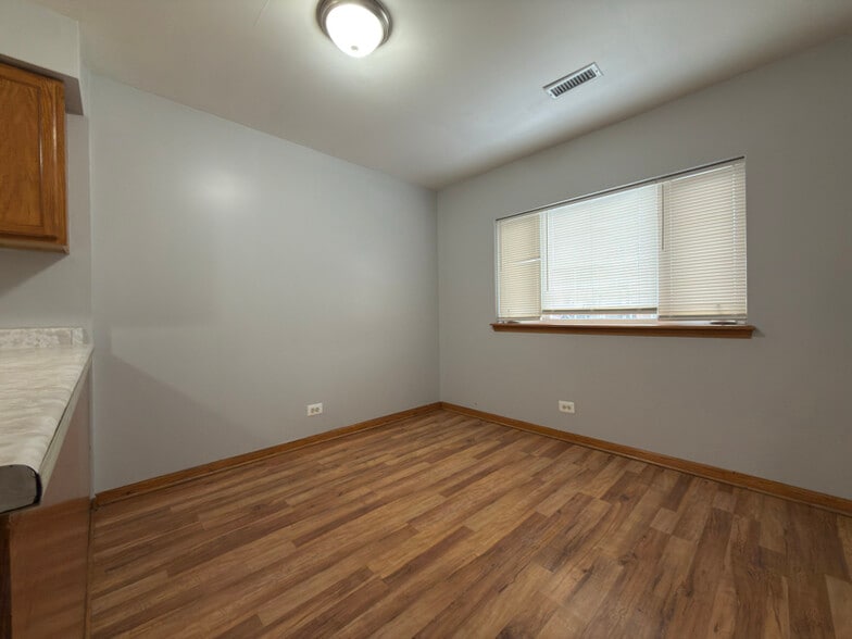 Building Photo - 6812 S East End Ave