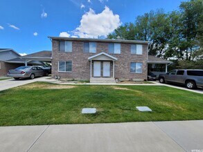 Building Photo - Updated 3 Bed Townhome w/ Finished Basement – American Fork
